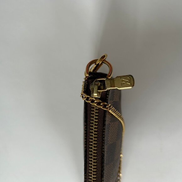 LOUIS VUITTON DAMIER EBENE MINI POCHETTE ACCESSOIRES - Picture 5 of 11